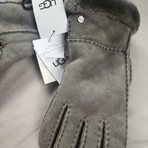 UGG Charcoal Shearling Gloves